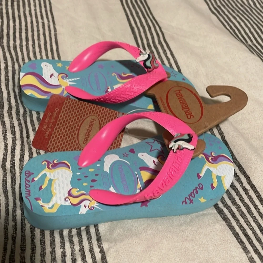 NWT Havaianas Unicorn Flip Flop Sandals 9